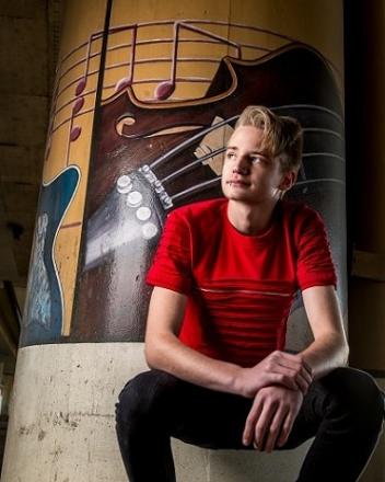 best charleston-wv-senior-photography